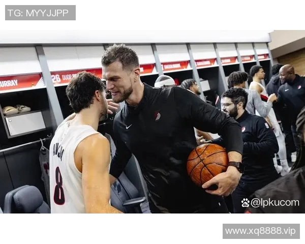 开拓者主帅赞扬球队团结精神，力争战胜对手