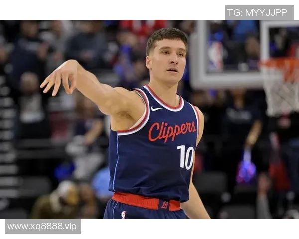 快船力克开拓者，取得三连胜：一支崛起的力量